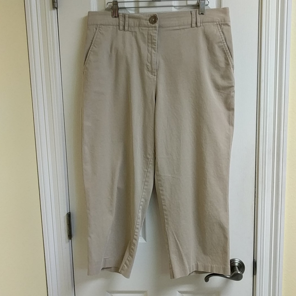 Counterparts Womens Capri Pants